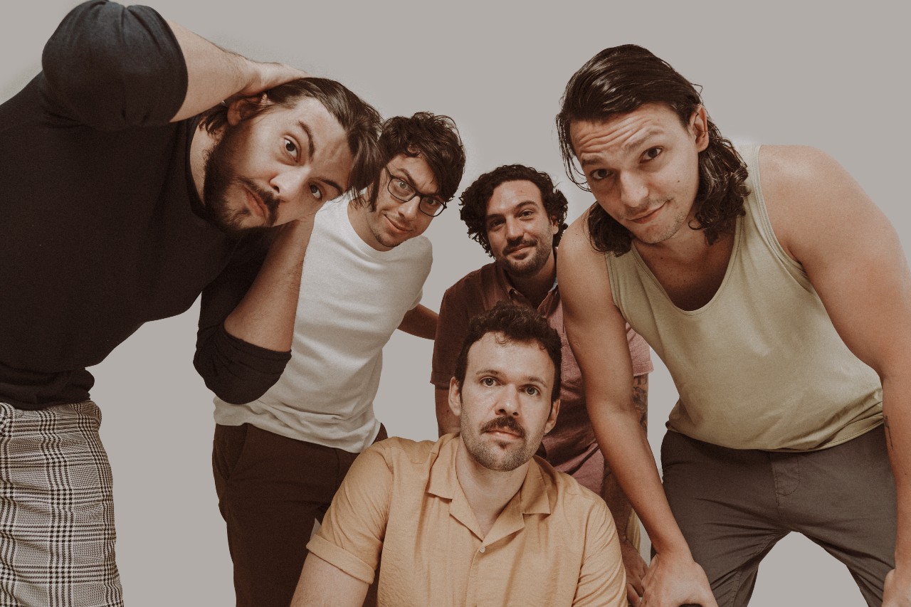 Sulamericana lança “SULA”, álbum com hits melódicos e sonoridade indie rock