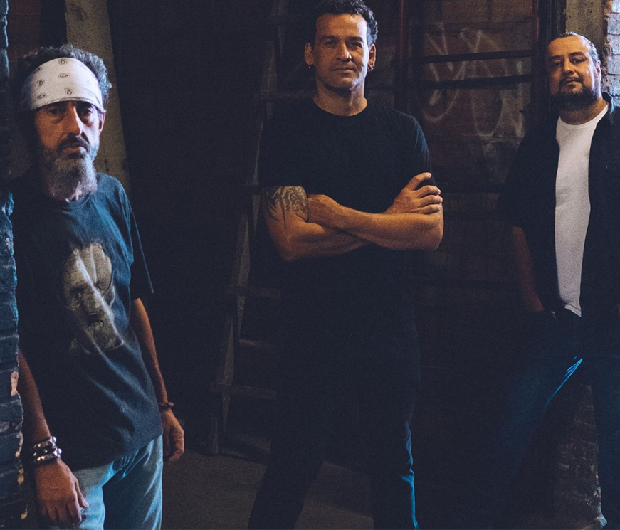 Loss promove encontro entre Dominguinhos, metal e stoner no single  “The Mirror”
