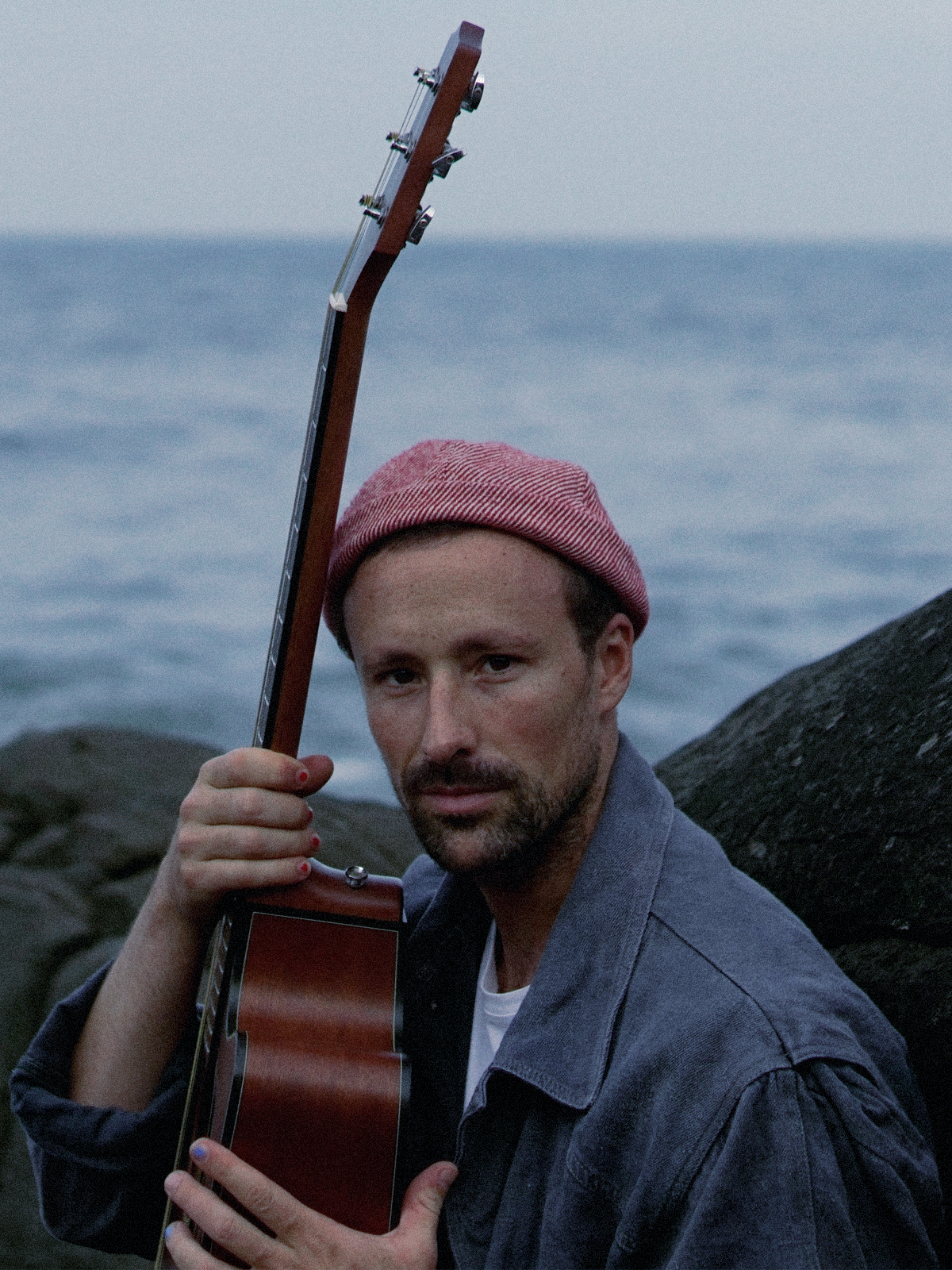 Entre o céu e o mar: Tiaslovro apresenta “Torre do Tempo” e prepara EP “Portos do Reino”