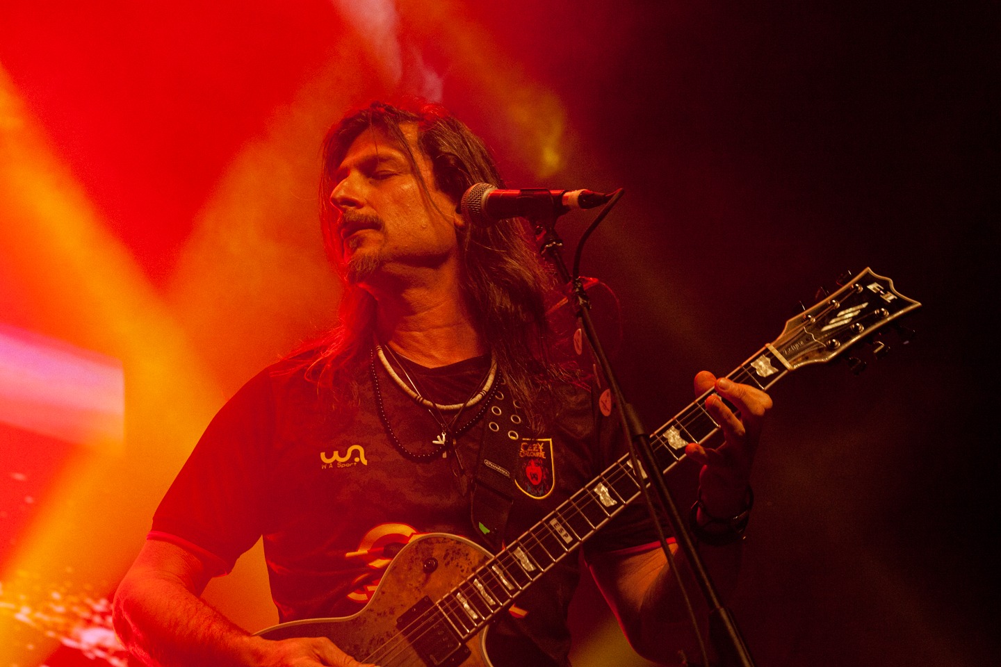 Membros ligados à história do Angra se reúnem em almoço antes de shows no Bangers Open Air e Espaço Unimed