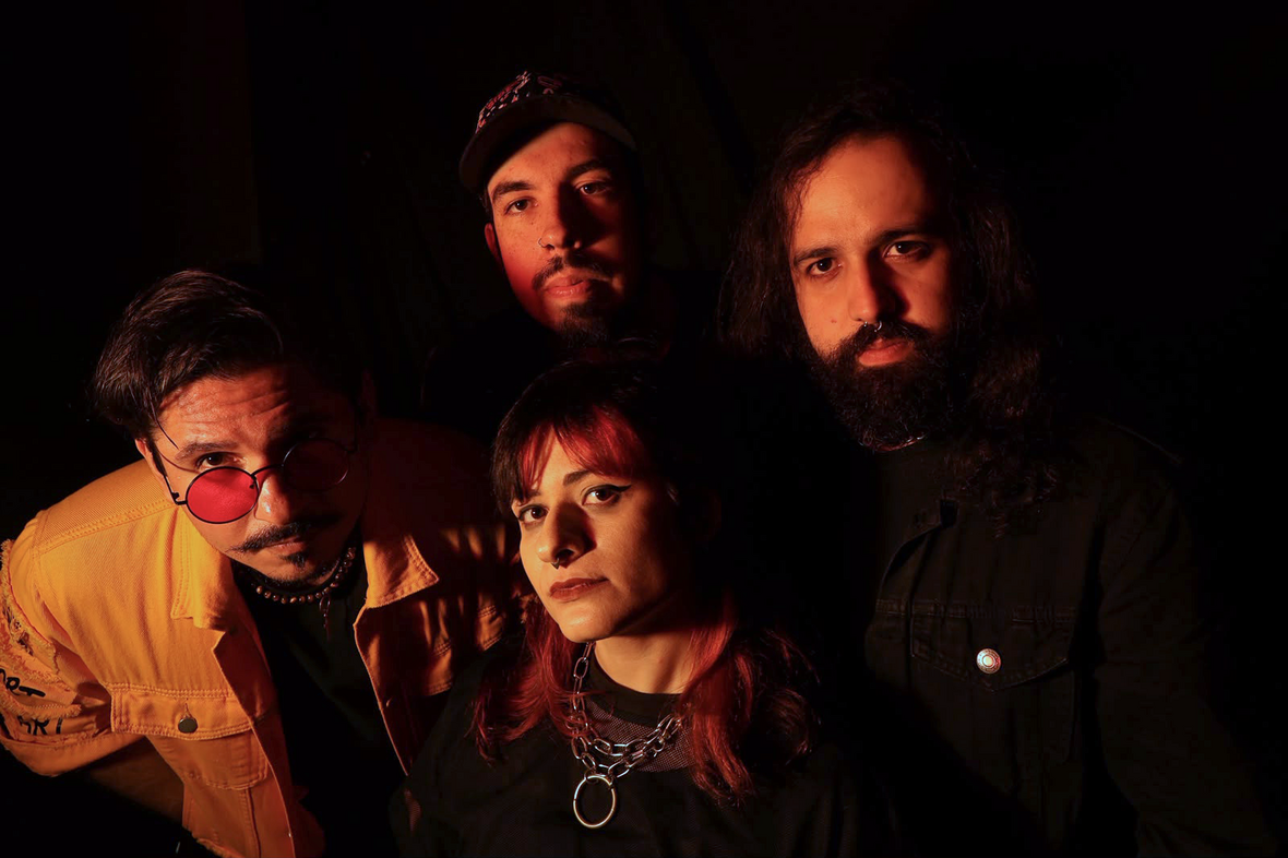 Radioativa lança Angústia, primeiro single do álbum Retalhos